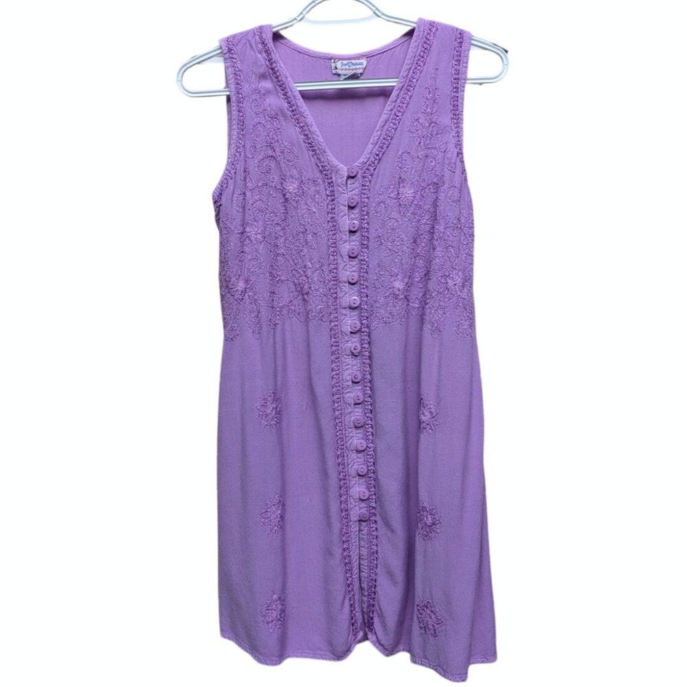 Sleeveless flowy tank dress embroidered lilac Sz: free size.  Bohemian